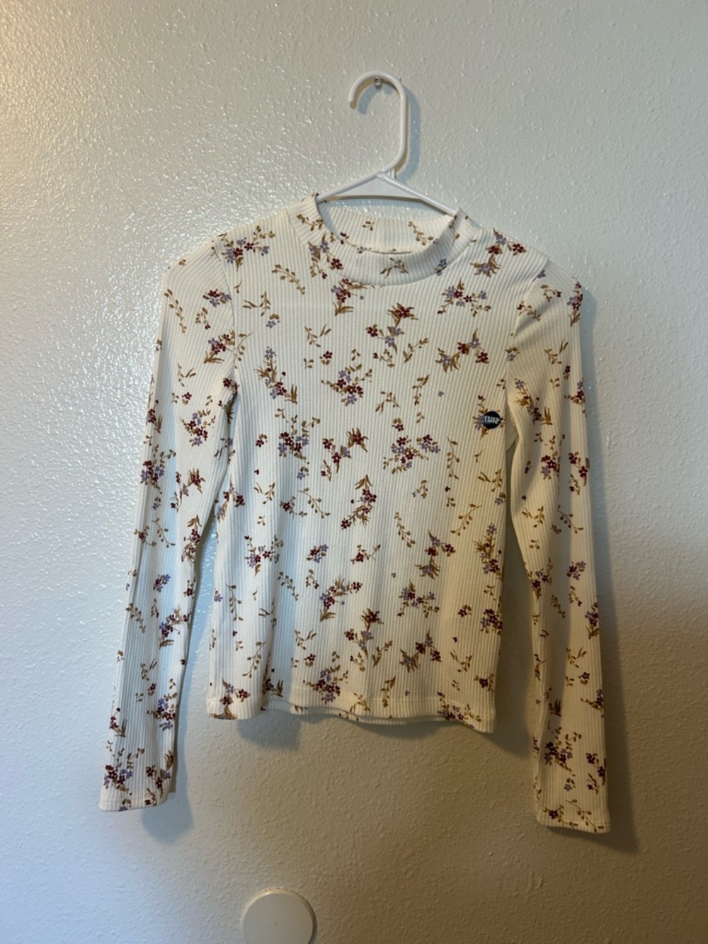abercrombie kids Ivory Ribbed Long Sleeve Top with Burgundy Floral Print